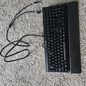Corsair K70 Rapidfire Cherry keyboard